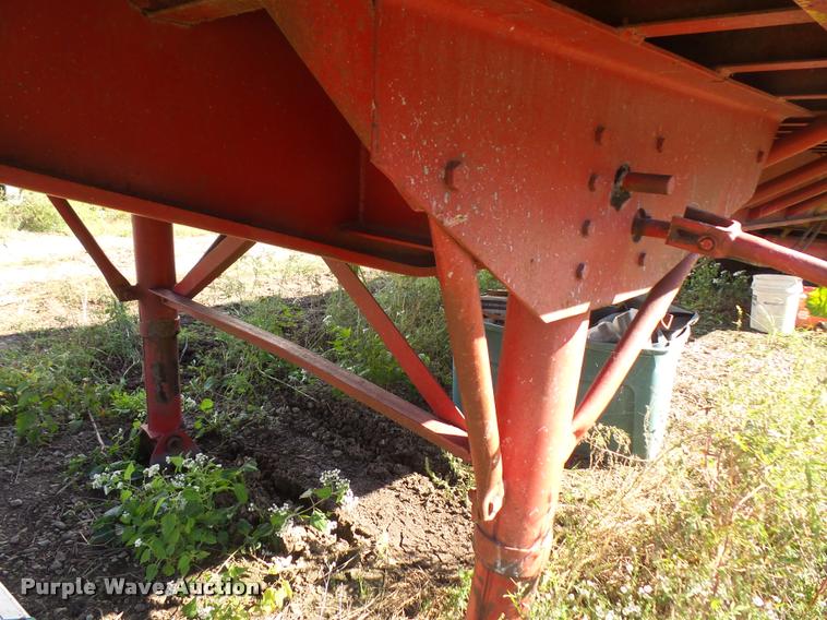 image for item K3724 1979 Dunham flatbed trailer