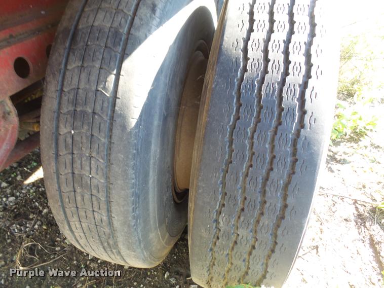 image for item K3724 1979 Dunham flatbed trailer