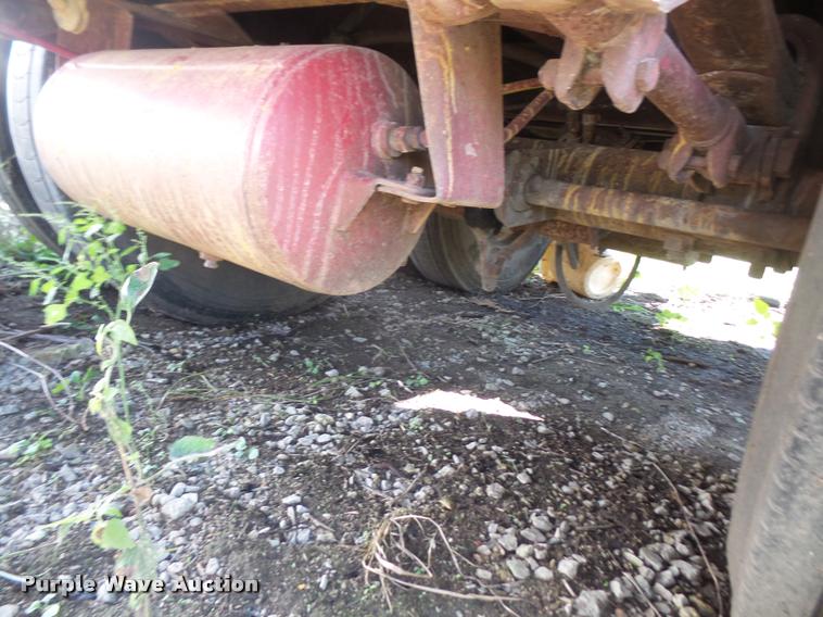 image for item K3724 1979 Dunham flatbed trailer