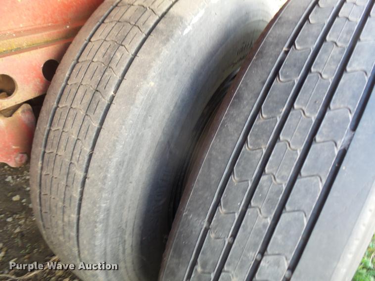 image for item K3724 1979 Dunham flatbed trailer