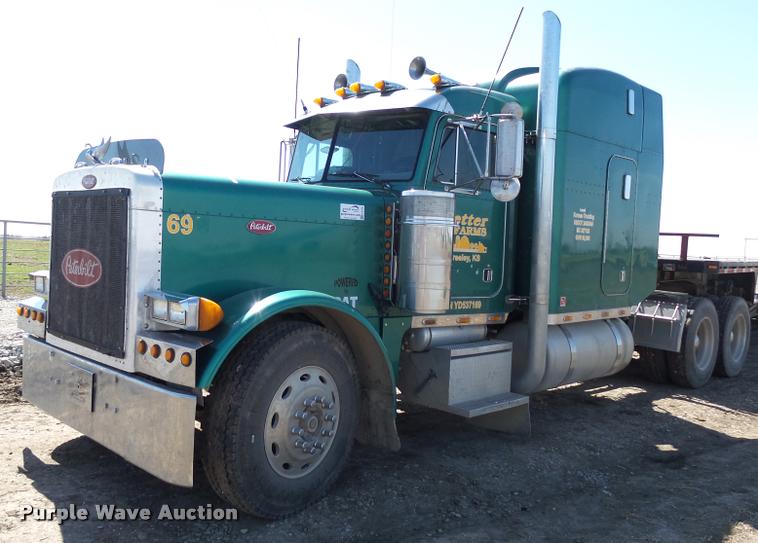 image for item K5119 2000 Peterbilt 379 semi truck