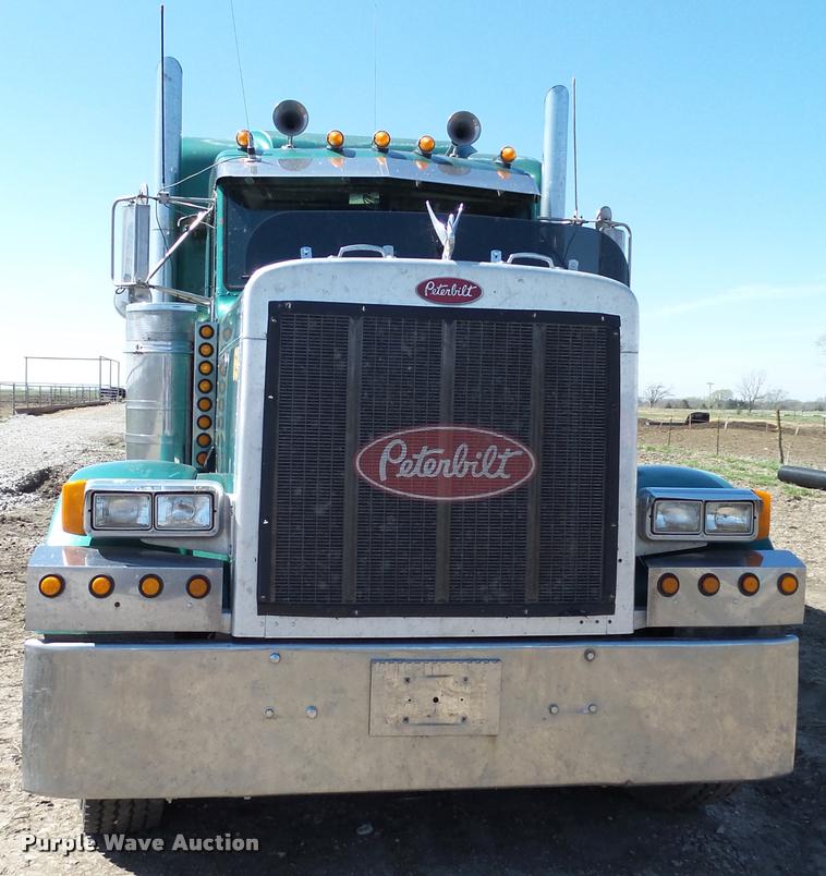 image for item K5119 2000 Peterbilt 379 semi truck