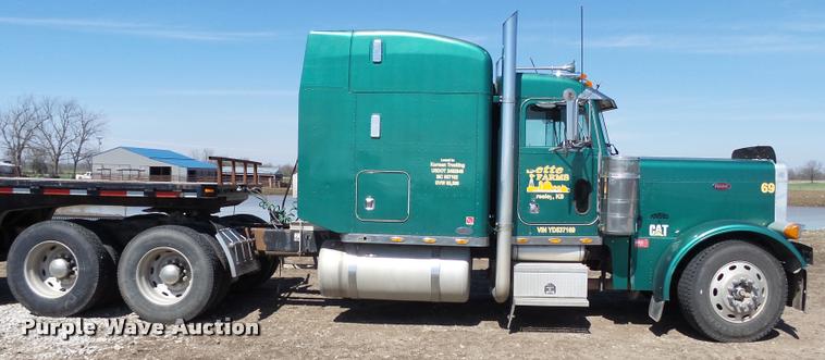 image for item K5119 2000 Peterbilt 379 semi truck