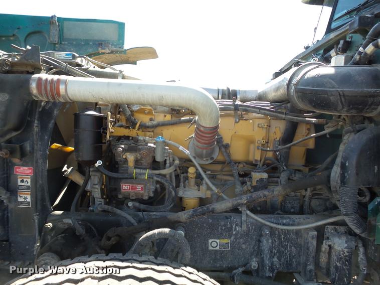 image for item K5119 2000 Peterbilt 379 semi truck