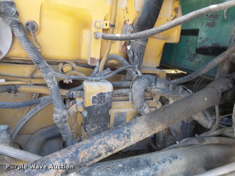 image for item K5119 2000 Peterbilt 379 semi truck