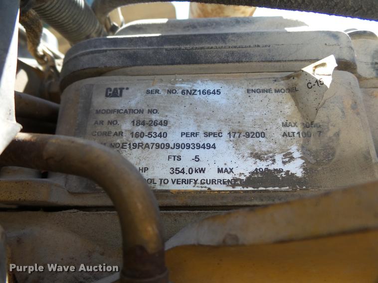 image for item K5119 2000 Peterbilt 379 semi truck