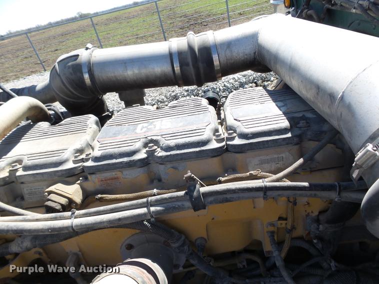 image for item K5119 2000 Peterbilt 379 semi truck