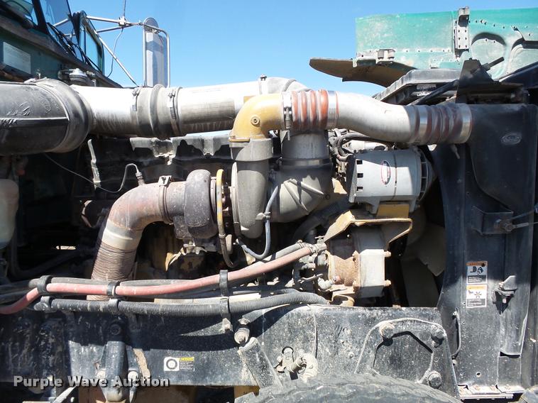 image for item K5119 2000 Peterbilt 379 semi truck