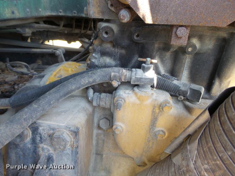 image for item K5119 2000 Peterbilt 379 semi truck