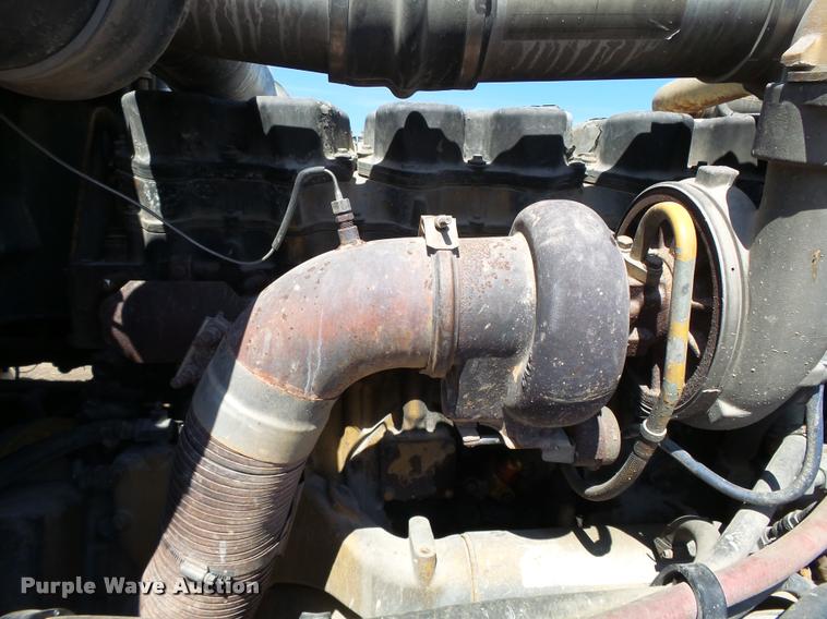 image for item K5119 2000 Peterbilt 379 semi truck