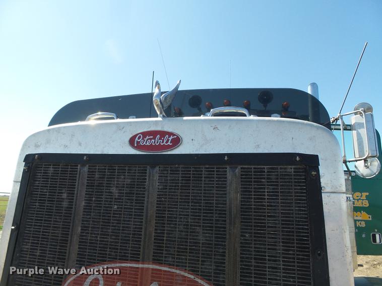 image for item K5119 2000 Peterbilt 379 semi truck