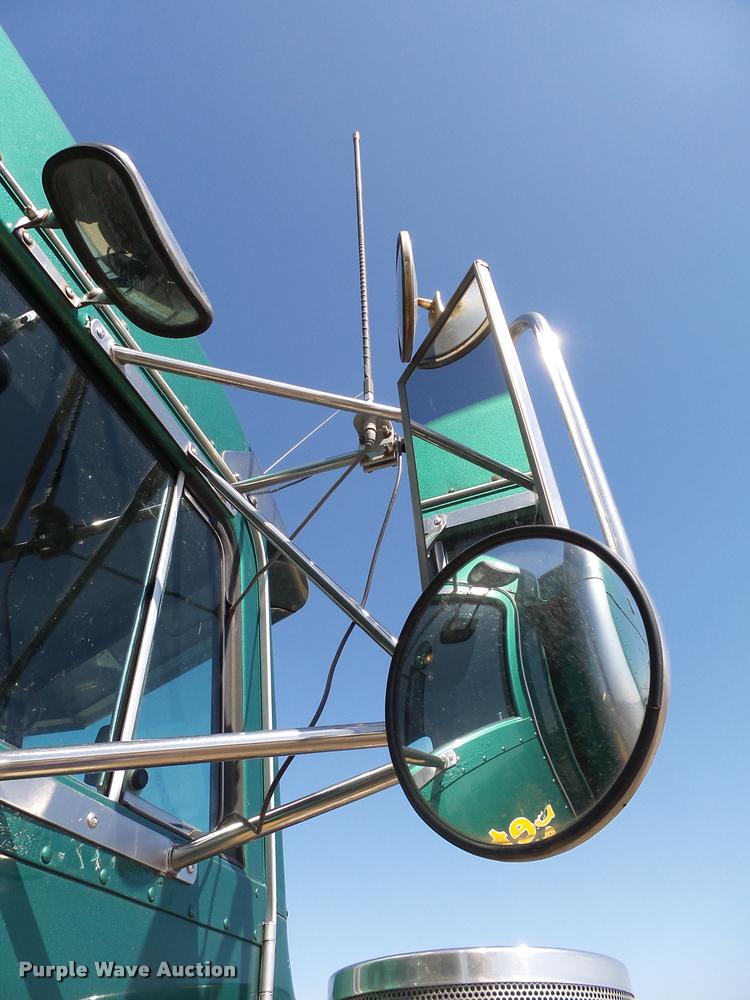 image for item K5119 2000 Peterbilt 379 semi truck