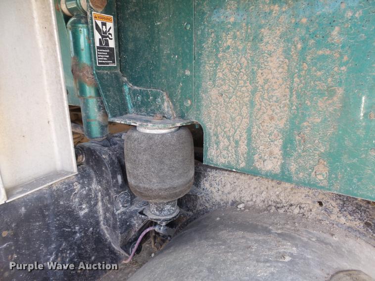 image for item K5119 2000 Peterbilt 379 semi truck