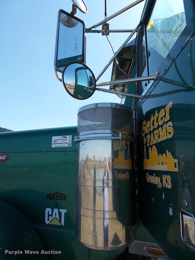 image for item K5119 2000 Peterbilt 379 semi truck