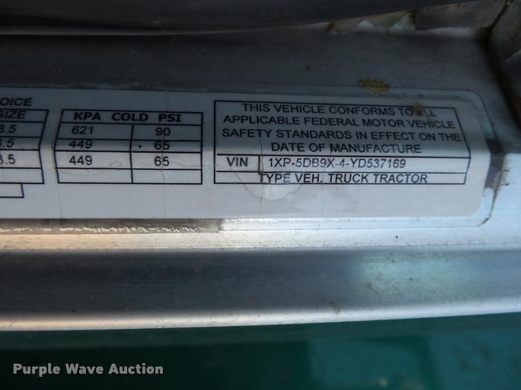 image for item K5119 2000 Peterbilt 379 semi truck