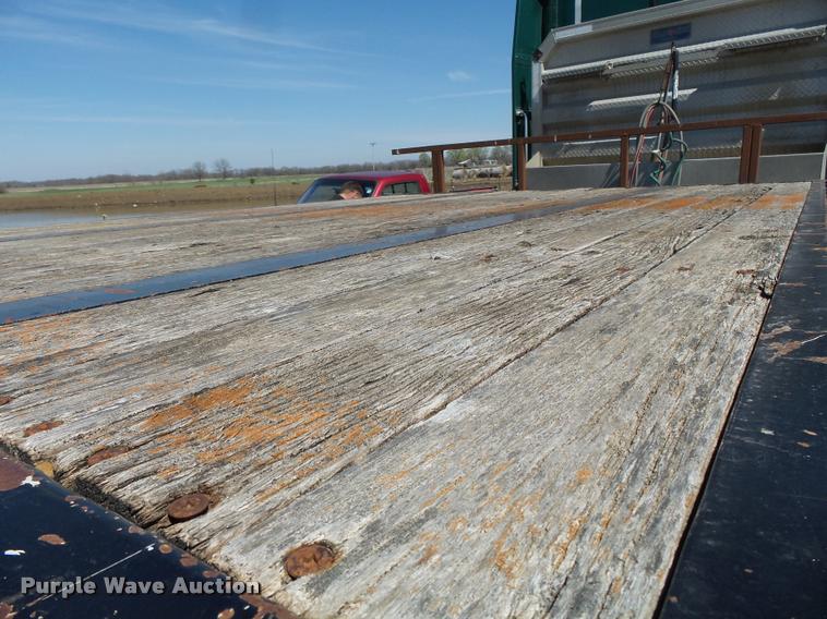 image for item K5120 2002 Global 4811SPD drop deck trailer