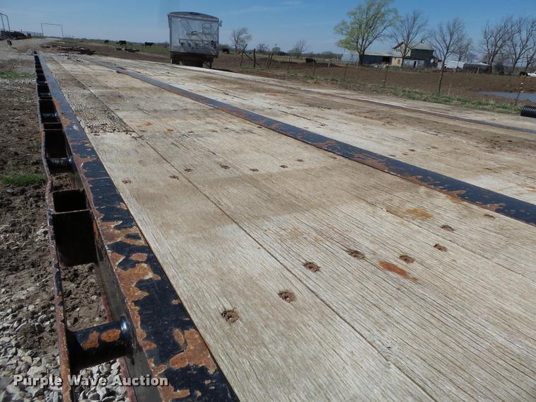 image for item K5120 2002 Global 4811SPD drop deck trailer