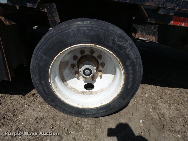 image for item K5120 2002 Global 4811SPD drop deck trailer