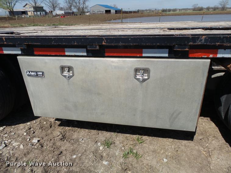 image for item K5120 2002 Global 4811SPD drop deck trailer