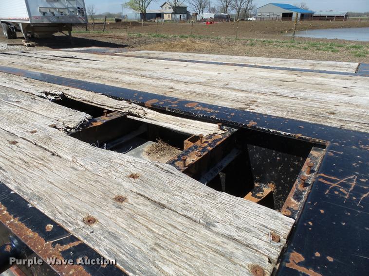 image for item K5120 2002 Global 4811SPD drop deck trailer