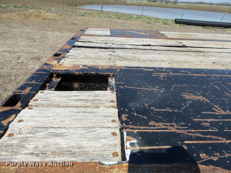 image for item K5120 2002 Global 4811SPD drop deck trailer