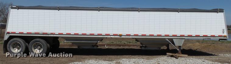 image for item K5121 2002 Wilson DWH400-C double hopper grain trailer