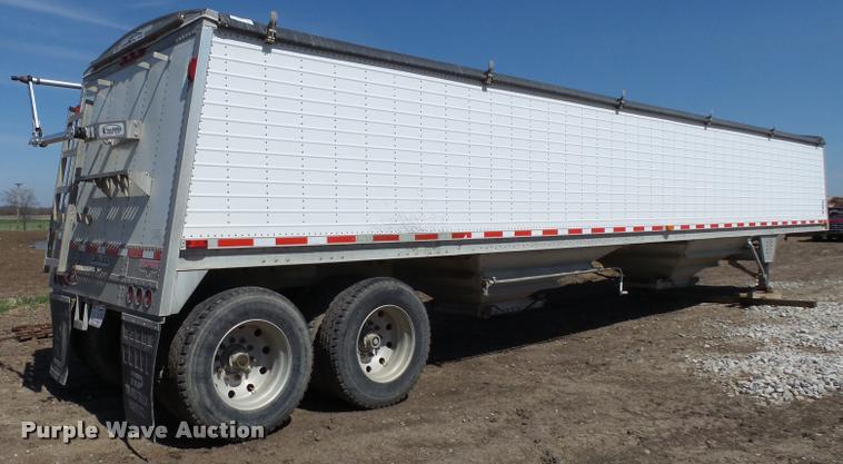 image for item K5121 2002 Wilson DWH400-C double hopper grain trailer