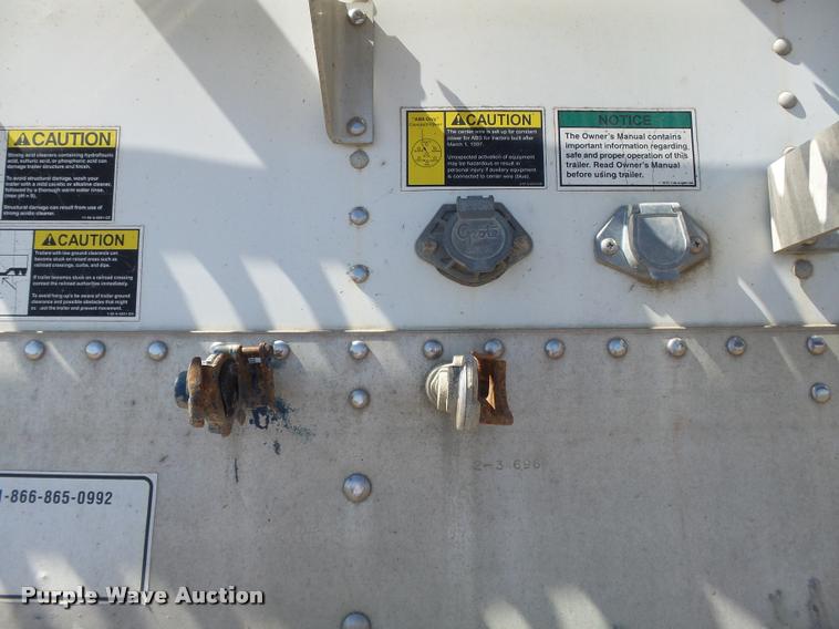 image for item K5121 2002 Wilson DWH400-C double hopper grain trailer