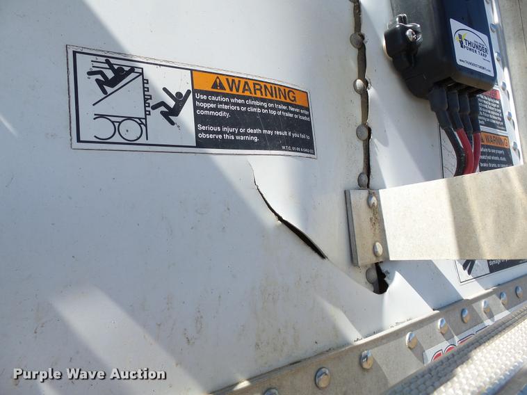 image for item K5121 2002 Wilson DWH400-C double hopper grain trailer