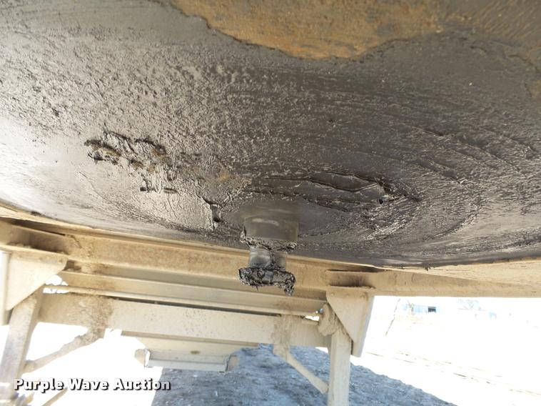 image for item K5121 2002 Wilson DWH400-C double hopper grain trailer