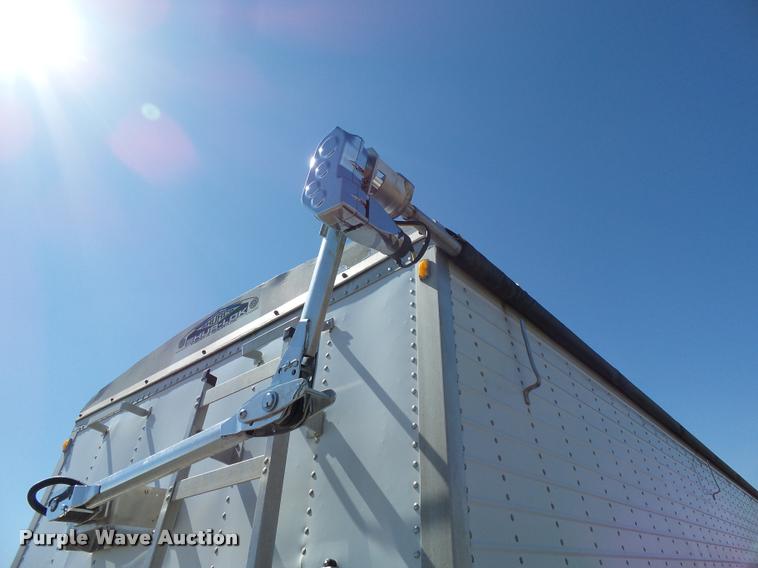 image for item K5121 2002 Wilson DWH400-C double hopper grain trailer