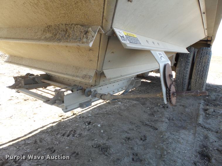 image for item K5121 2002 Wilson DWH400-C double hopper grain trailer
