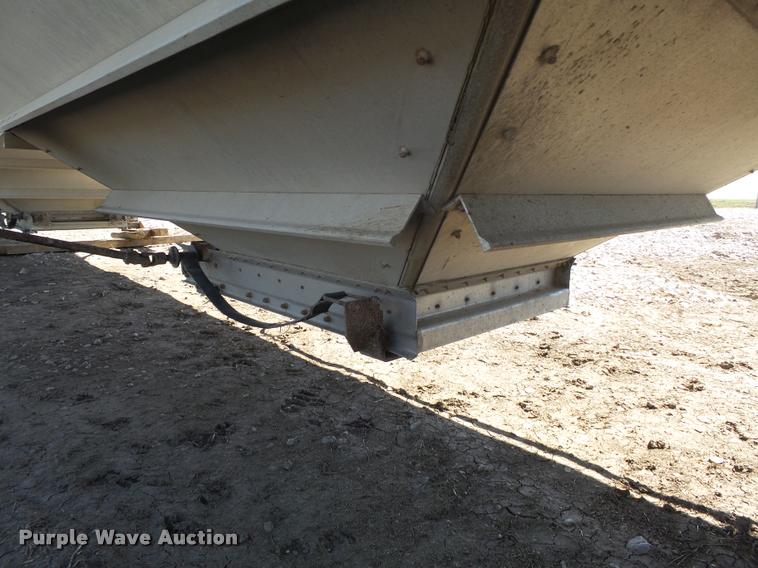 image for item K5121 2002 Wilson DWH400-C double hopper grain trailer