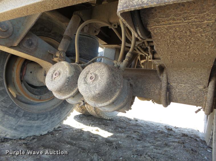 image for item K5121 2002 Wilson DWH400-C double hopper grain trailer