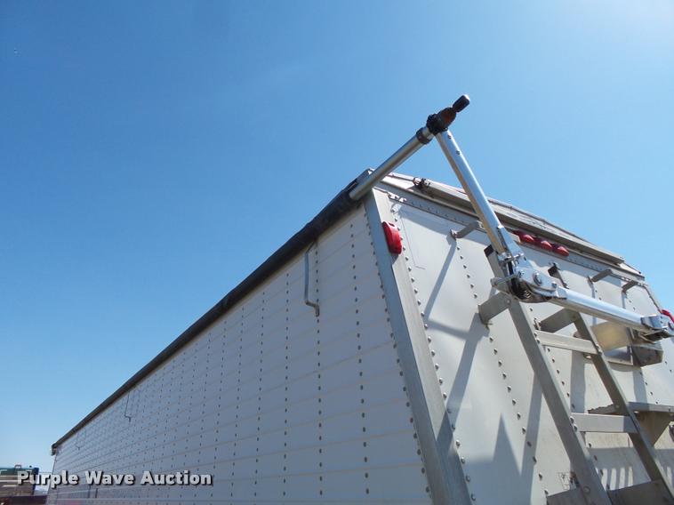 image for item K5121 2002 Wilson DWH400-C double hopper grain trailer