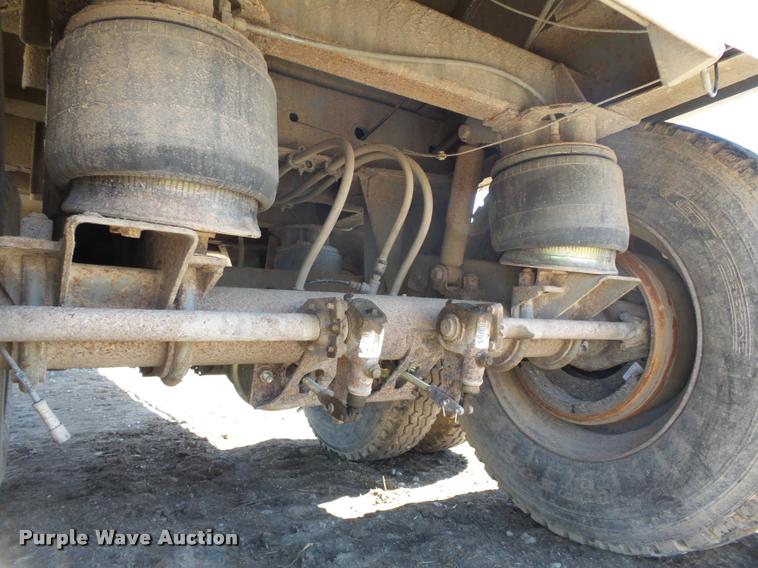 image for item K5121 2002 Wilson DWH400-C double hopper grain trailer