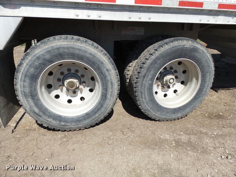 image for item K5121 2002 Wilson DWH400-C double hopper grain trailer