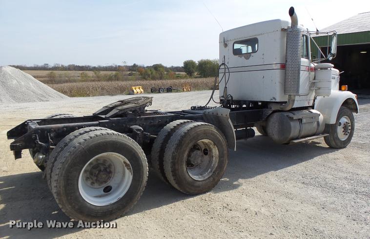 image for item K5634 1984 Kenworth semi truck