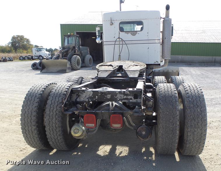 image for item K5634 1984 Kenworth semi truck