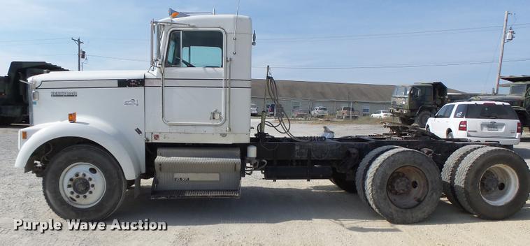 image for item K5634 1984 Kenworth semi truck