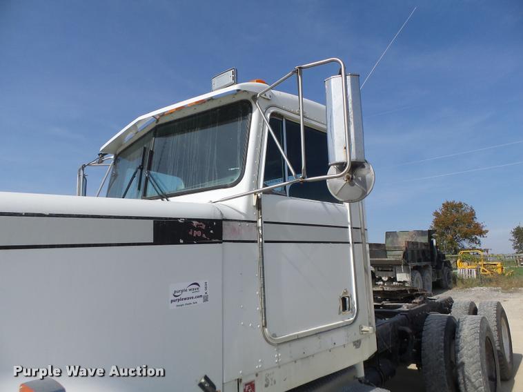 image for item K5634 1984 Kenworth semi truck