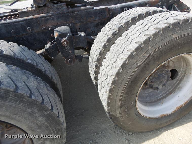 image for item K5634 1984 Kenworth semi truck