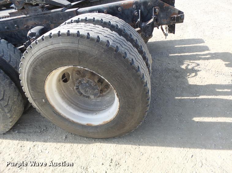 image for item K5634 1984 Kenworth semi truck