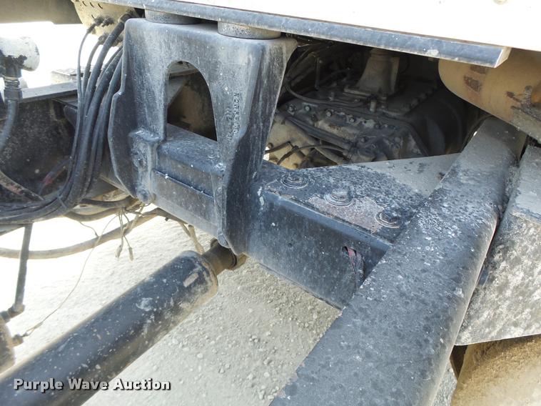 image for item K5634 1984 Kenworth semi truck