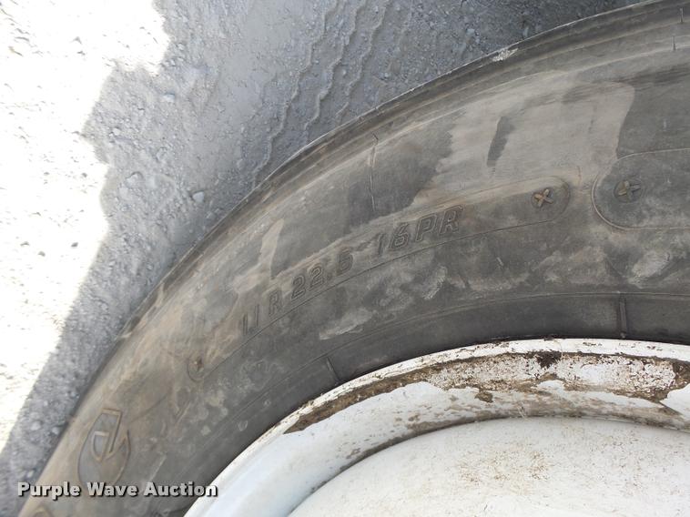 image for item K5634 1984 Kenworth semi truck