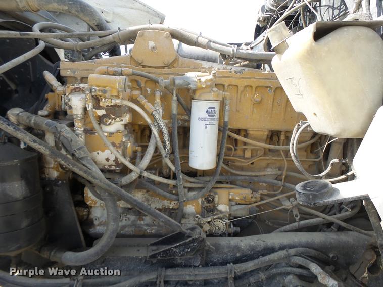 image for item K5634 1984 Kenworth semi truck