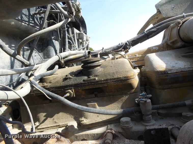 image for item K5634 1984 Kenworth semi truck