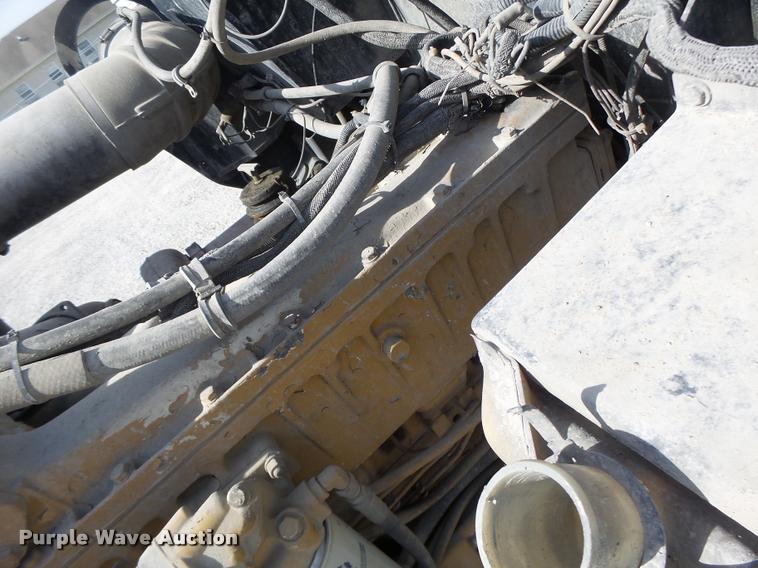 image for item K5634 1984 Kenworth semi truck