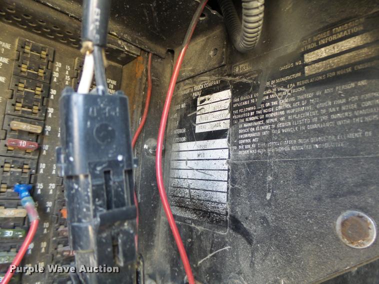 image for item K5634 1984 Kenworth semi truck