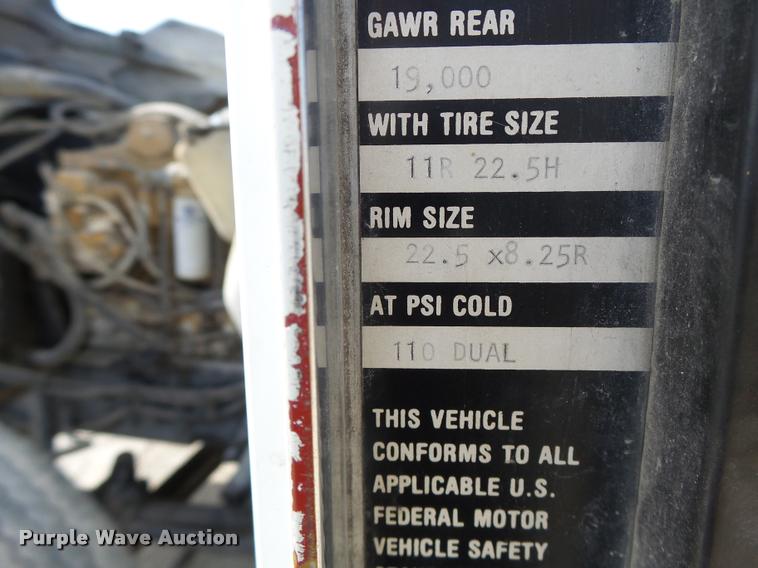 image for item K5634 1984 Kenworth semi truck